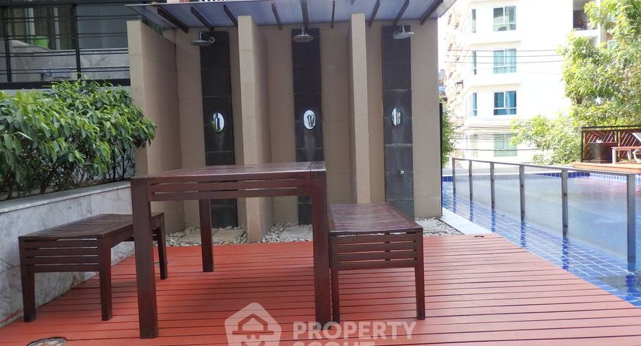 For sale 1 bed condo in Phra Khanong, Bangkok