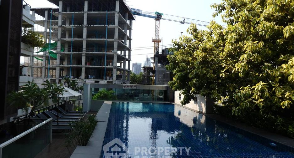 For sale 1 bed condo in Phra Khanong, Bangkok