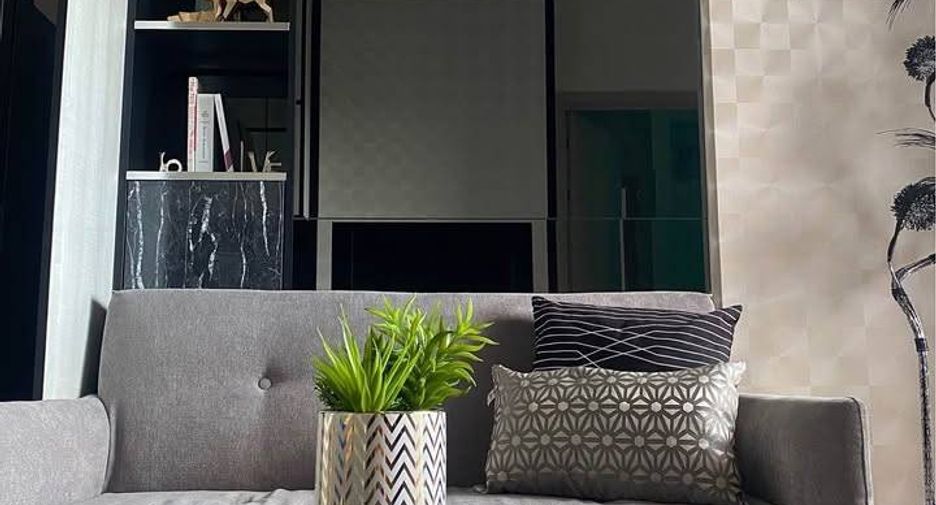 For sale 1 bed condo in Phra Khanong, Bangkok