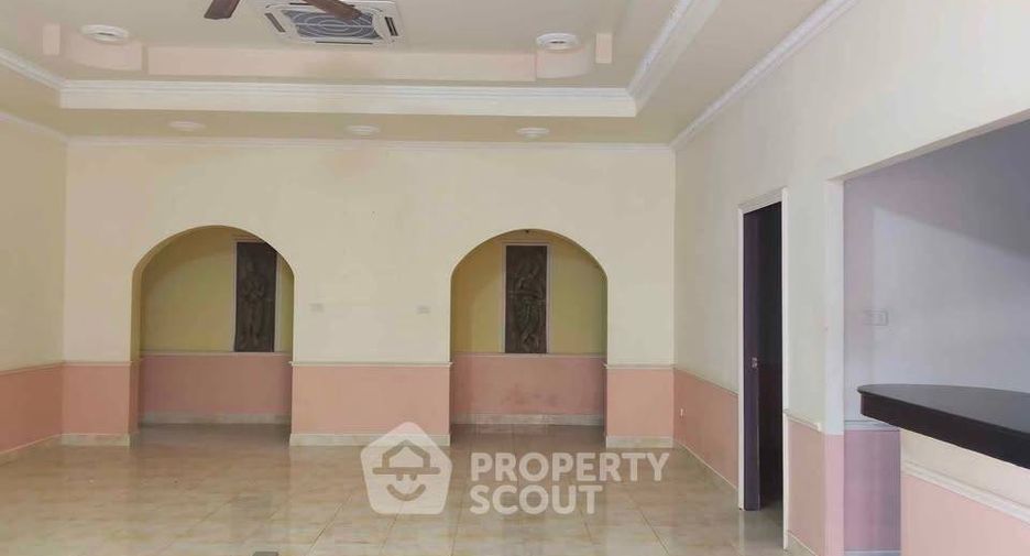 À vendre 5 chambres maison à East Pattaya, Pattaya