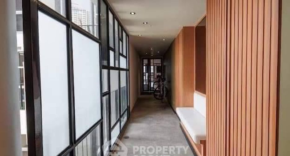 Condo en venta de 3 habitaciones en Yan Nawa, Bangkok
