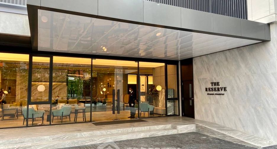 For sale 1 bed condo in Phaya Thai, Bangkok