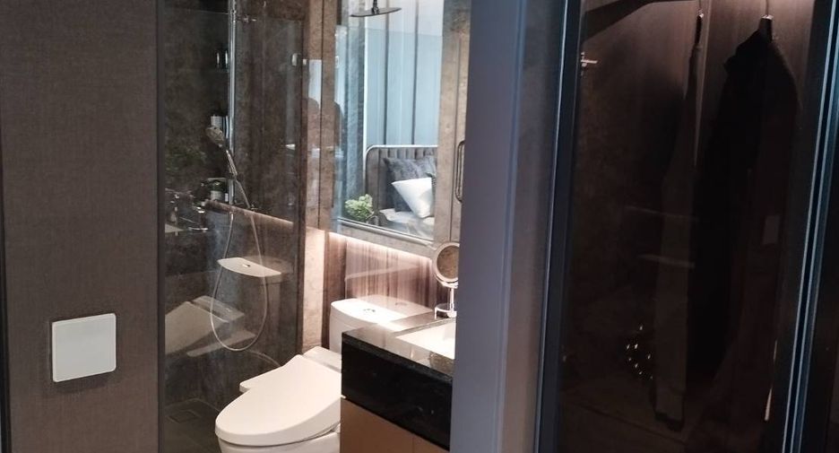 For sale 2 bedrooms condo in Watthana, Bangkok