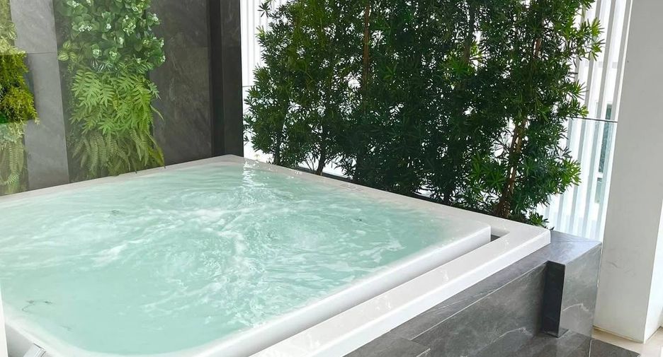 For rent and for sale 4 bedrooms house in Bueng Kum, Bangkok