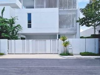 For rent and for sale 4 bedrooms house in Bueng Kum, Bangkok