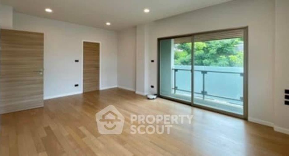 For sale 3 bedrooms house in Khan Na Yao, Bangkok