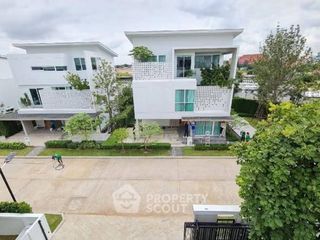 出租 和 出售 3 卧室 独立屋 在 Saphan Sung, 曼谷
