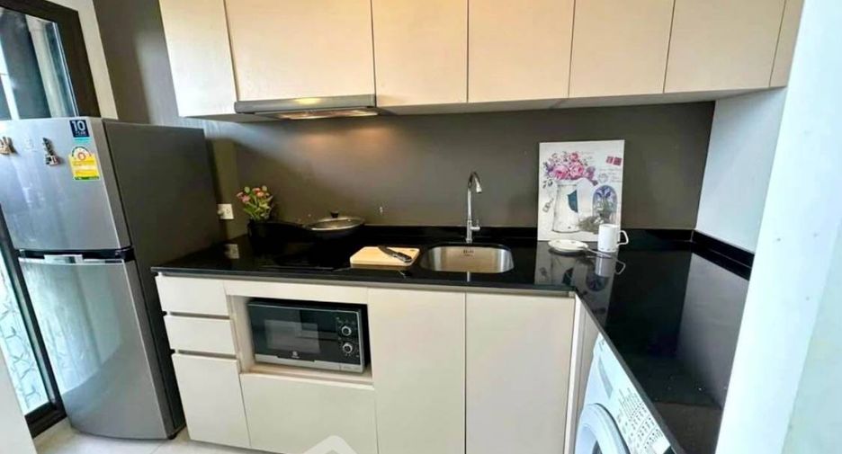 For sale 1 bed condo in Khan Na Yao, Bangkok