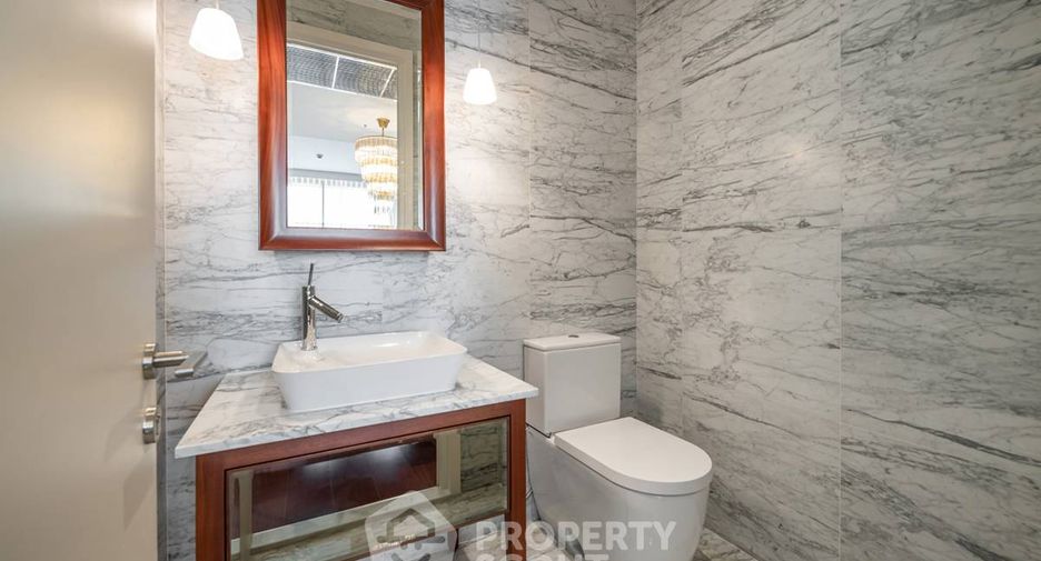 For sale 2 bedrooms condo in Watthana, Bangkok