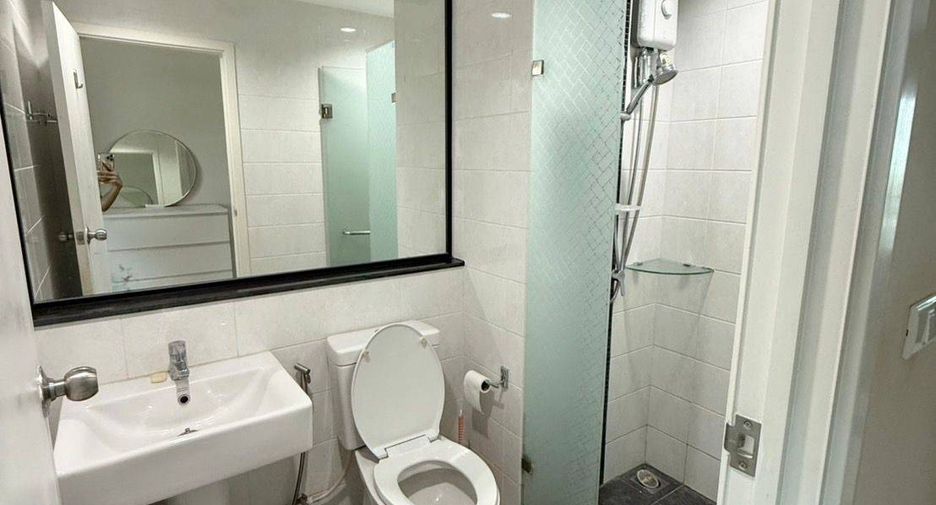 For sale 2 bedrooms condo in Bang Phlat, Bangkok