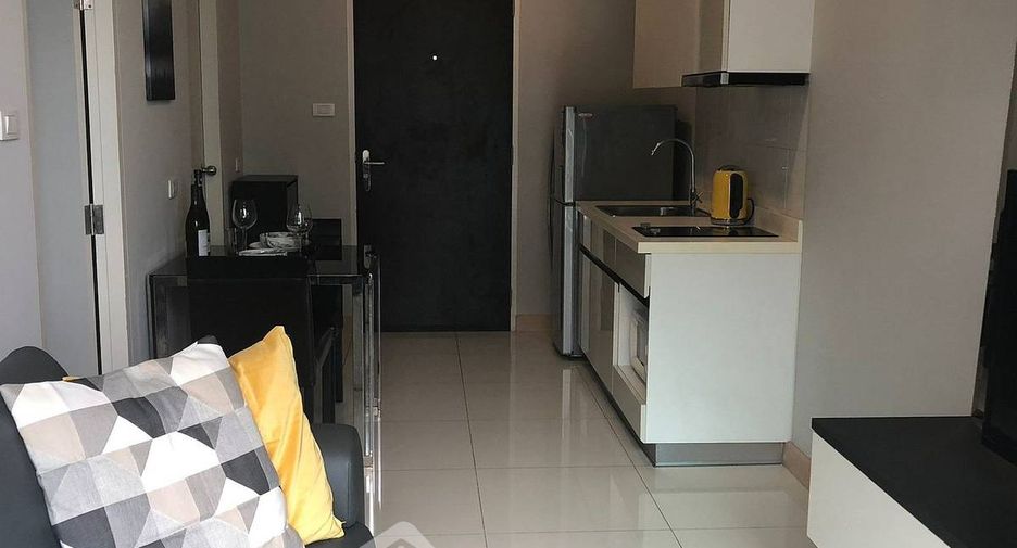 For sale 1 bed condo in Phra Khanong, Bangkok