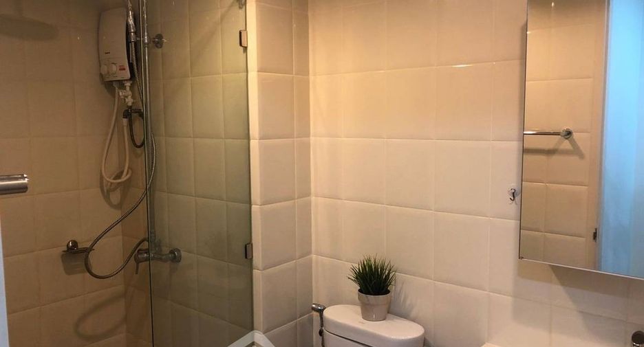 For sale 1 bed condo in Phra Khanong, Bangkok