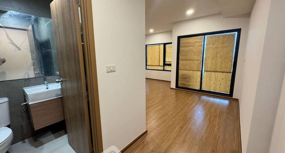 For sale 2 bedrooms condo in Bang Kapi, Bangkok