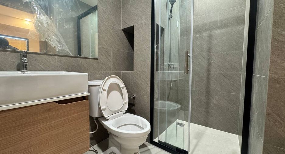 For sale 2 bedrooms condo in Bang Kapi, Bangkok