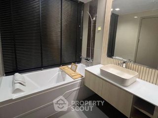 À vendre 2 chambres condo à Phra Khanong, Bangkok