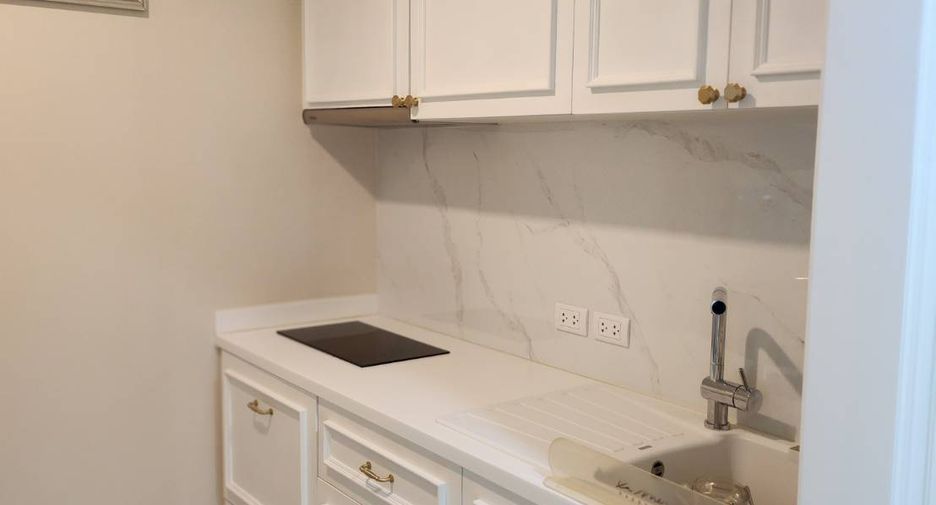 For sale 2 ベッドルーム condo in Yan Nawa, Bangkok