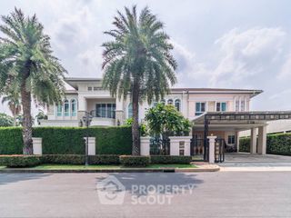 Casa en venta de 7 habitaciones en Taling Chan, Bangkok