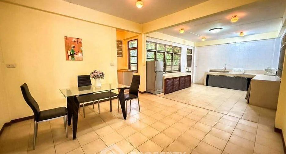 For sale 3 bedrooms house in Si Racha, Chonburi