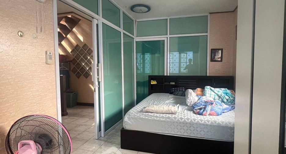 Haus zum Kauf mit 3 Zimmer in Bang Bon, Bangkok