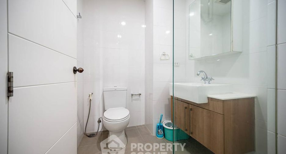 For sale 1 bed condo in Watthana, Bangkok