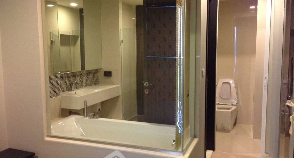For sale 1 bed condo in Khlong Toei, Bangkok