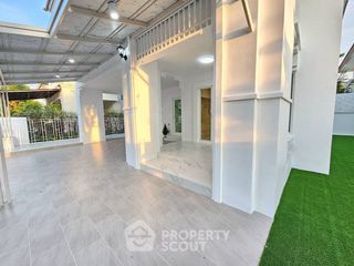 For sale 3 bedrooms house in Khan Na Yao, Bangkok
