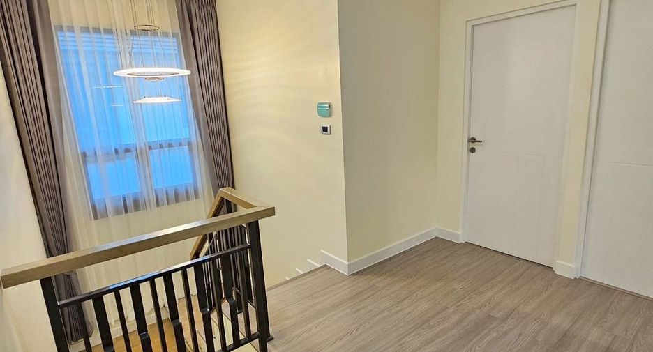 For sale 4 bedrooms house in Sai Mai, Bangkok