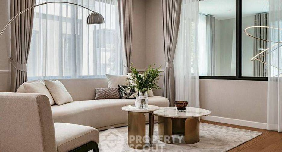 Casa en alquiler y en venta de 5 habitaciones en Saphan Sung, Bangkok