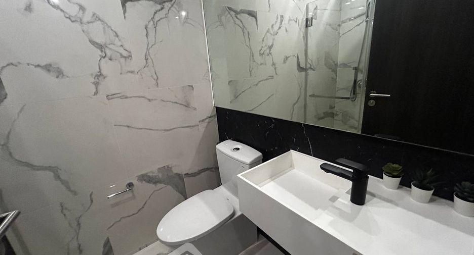Condo en venta de 1 habitaciones en Khlong Toei, Bangkok