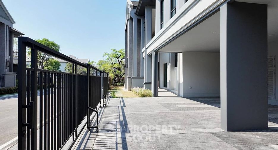 For sale 5 bedrooms house in Taling Chan, Bangkok