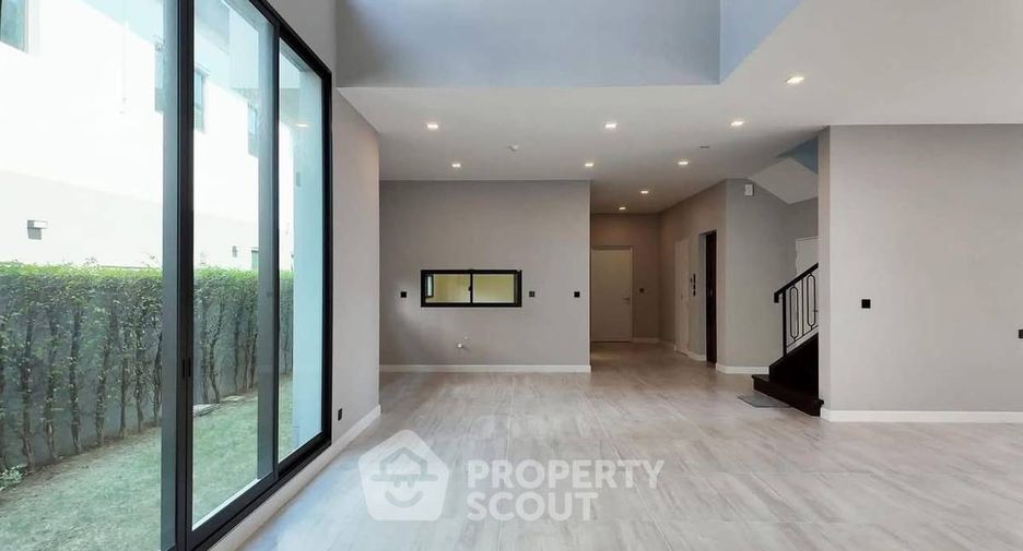 For sale 5 bedrooms house in Taling Chan, Bangkok
