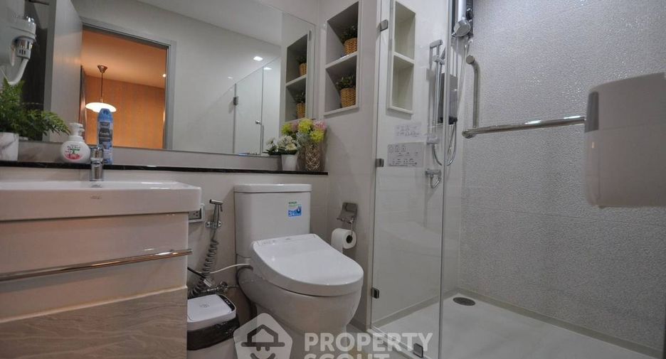 For sale 1 bed condo in Phra Khanong, Bangkok