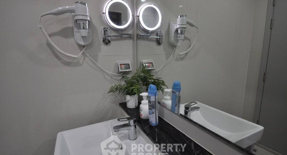 For sale 1 bed condo in Phra Khanong, Bangkok
