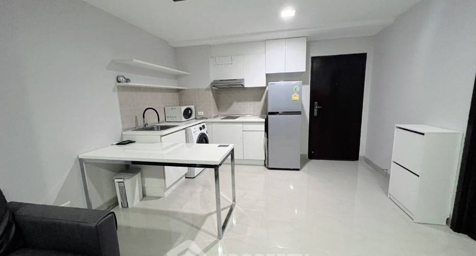 Продажа 1 кровать кондо в Хуаи Кхщанг, Бангкок