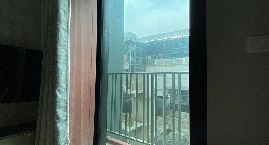 For sale 2 bedrooms condo in Bang Phlat, Bangkok