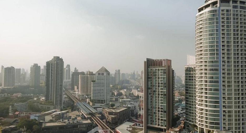 For sale 1 bed condo in Khlong Toei, Bangkok