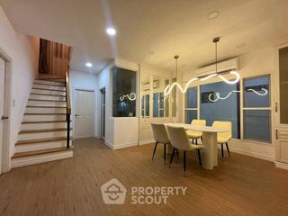 Haus zur Miete und zum Kauf mit 5 Zimmer in Prawet, Bangkok