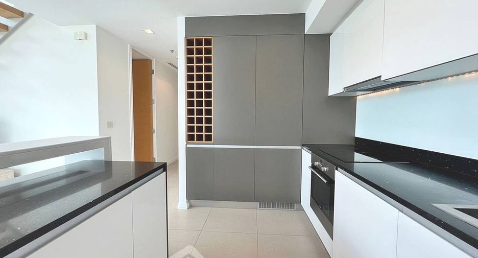 Wohnung zum Kauf mit 3 Zimmer in Sathon, Bangkok