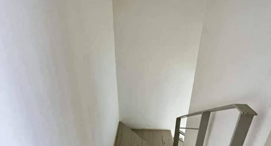 For sale 2 bedrooms condo in Huai Khwang, Bangkok