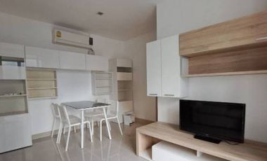 À vendre 2 chambres condo à Huai Khwang, Bangkok