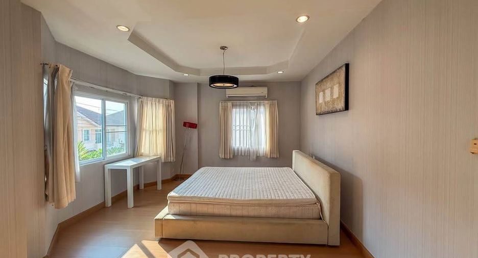 For sale 3 bedrooms house in Si Racha, Chonburi