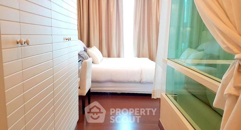 For rent and for sale 1 bed condo in Watthana, Bangkok