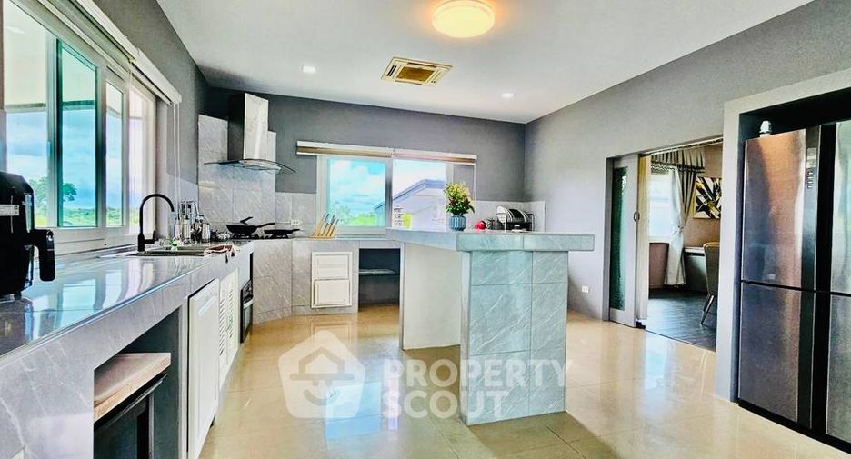 For sale 6 bedrooms villa in East Pattaya, Pattaya