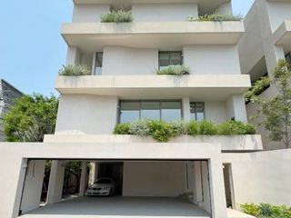 For rent and for sale 5 bedrooms townhouse in Yan Nawa, Bangkok
