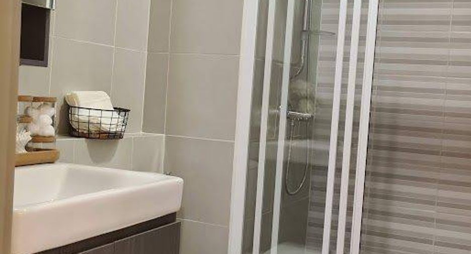 For sale 1 bed condo in Khlong Toei, Bangkok