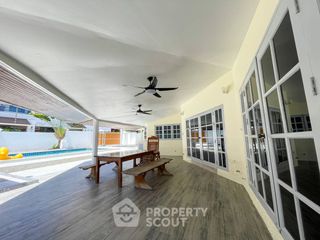 À louer et à vendre 4 chambres villa à Na Jomtien, Pattaya