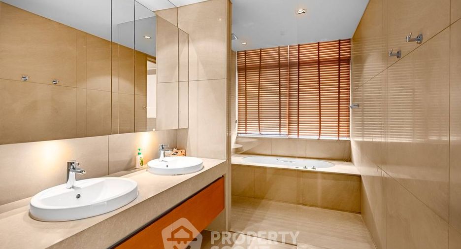 For sale 2 bedrooms condo in Sathon, Bangkok
