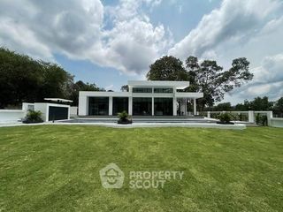 À vendre 4 chambres villa à Bang Lamung, Chonburi