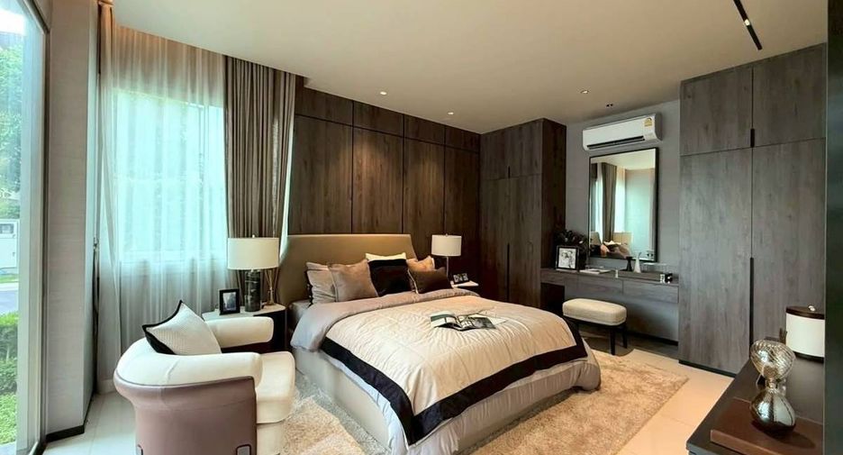 For sale 4 bedrooms house in Saphan Sung, Bangkok