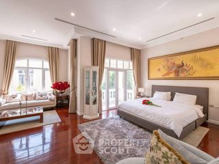 For sale 5 bedrooms house in Lat Phrao, Bangkok